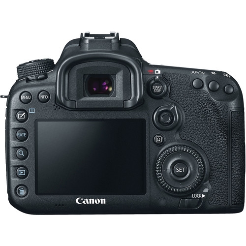 מצלמת רפלקס Canon 7D Mark II + +עדשה 18-135 STM