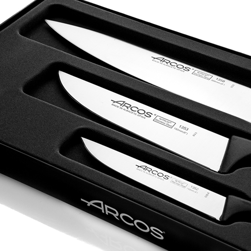 סט 3 סכינים במארז מהודר מבית ARCOS