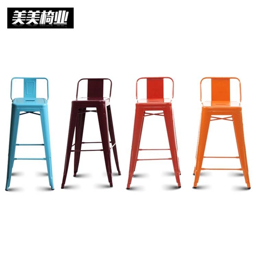 כסא בר מעוצב ממתכת במגוון צבעים