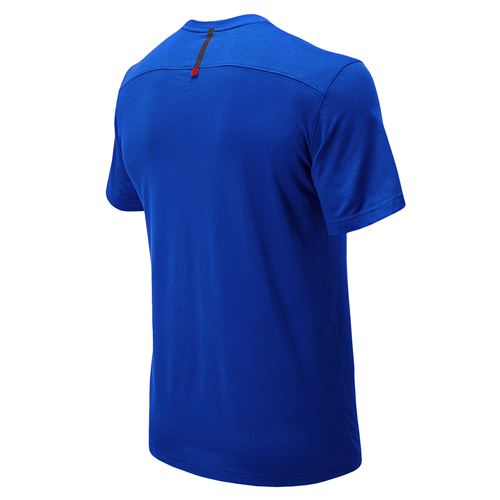 חולצת טי שירט לגברים  New Balance מקצועי עם מראה אופנתי