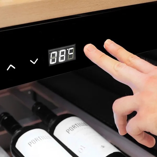 מקרר יין 38 בקבוקים CASO WINEEXCLUSIVE38SMART