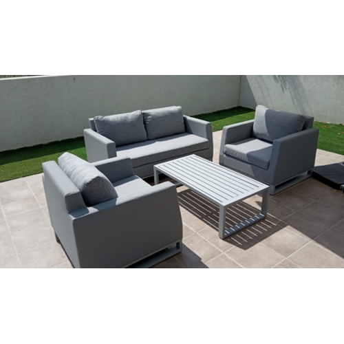 סלון אלומיניום שילוב טקסליין לגינה רומאו H.KLEIN