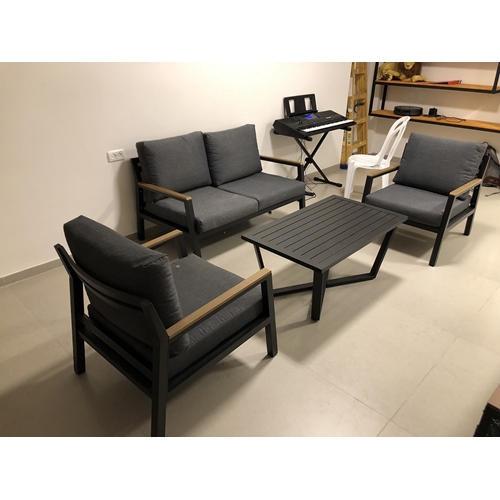 מערכת ישיבה מאלומיניום דגם NAICE מבית H.KLEIN