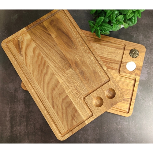 קרש חיתוך עם מקום מובנה למלח פלפל 30*45 עץ אלון