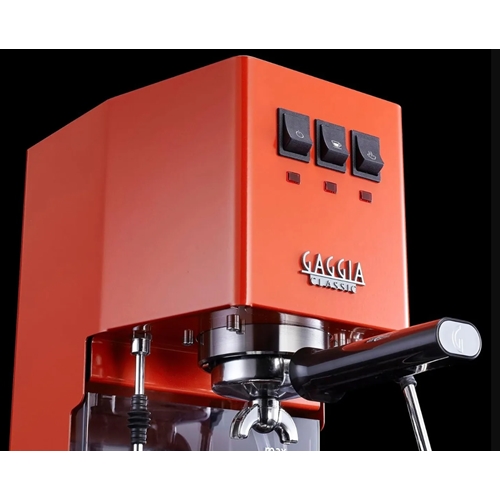 מכונת קפה ידנית דגם Gaggia Classic Pro Red