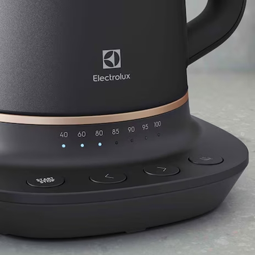 קומקום 1.7 ליטר דגם Electrolux E7EK1-60BP