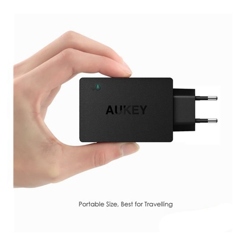 מטען AUKEY מקורי סופר מהיר עם 3 כניסות USB