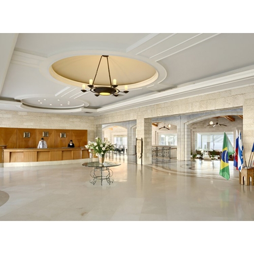 2 לילות בגולדן קראון העיר העתיקה נצרת חג המולד