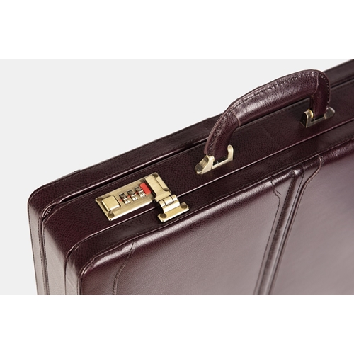 תיק עסקים ג’יימס בונד M עשוי מעור איטלקי משובח