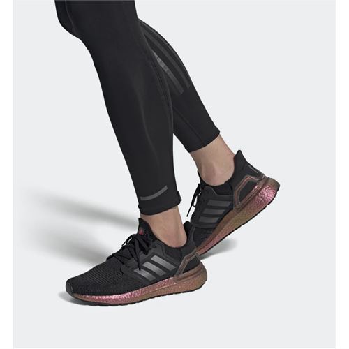 נעלי ריצה Adidas לגברים דגם ULTRABOOST 20