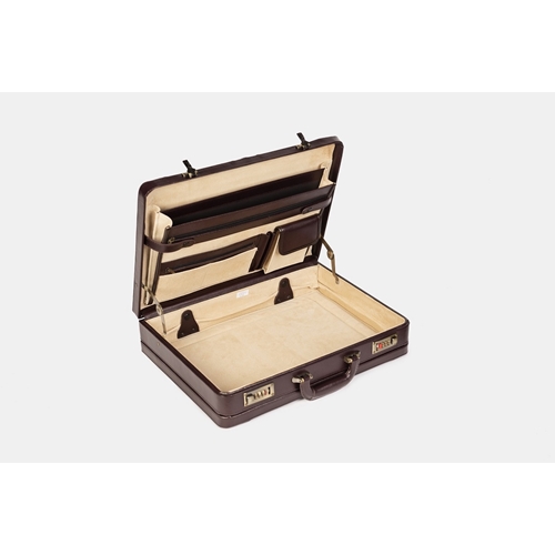 תיק עסקים ג’יימס בונד M עשוי מעור איטלקי משובח