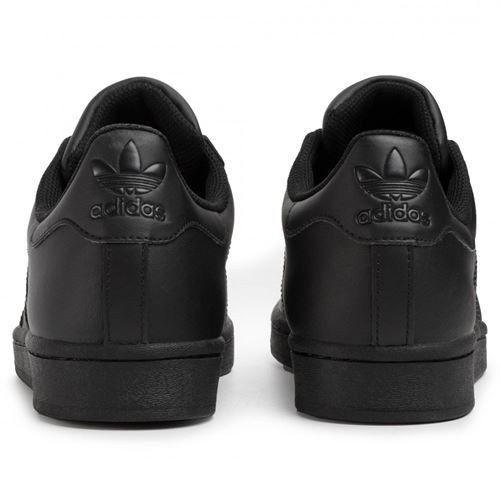 נעלי סניקרס Adidas לגברים דגם Superstar