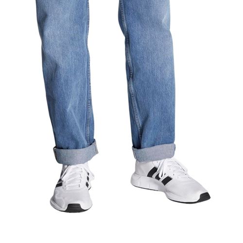 נעלי ריצה Adidas לגברים  דגם Swift  Run X