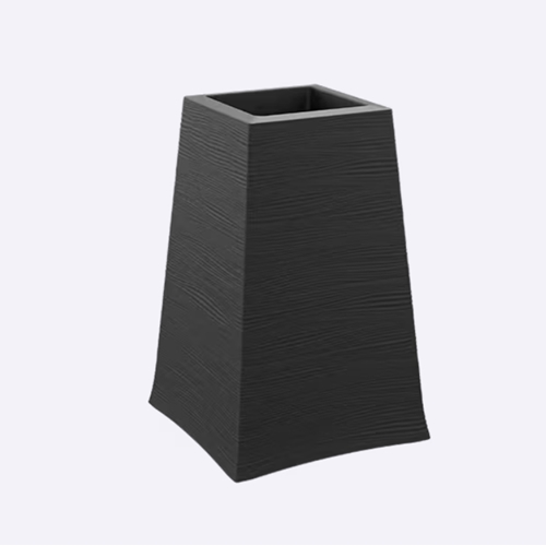 עציץ בעיצוב גלים בגוון שחור מבית KETER