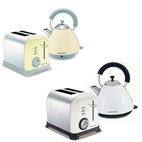 סט קומקום ומצנם בעיצוב רטרו MORPHY RICHARDS