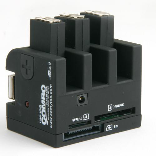 קורא כרטיסי זיכרון הכולל רכזת USB בחיבור USB