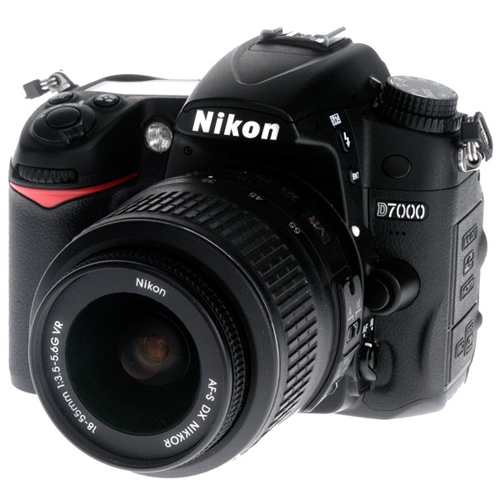 מצלמת רפלקס דיגיטלית Nikon D7000 + עדשה 18-55VR