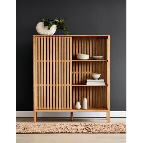 ארונית אחסון עם דלת הזזה