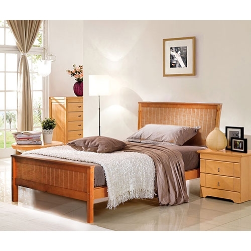 מיטה זוגית מעץ מלא בעיצוב מודרני בראון
