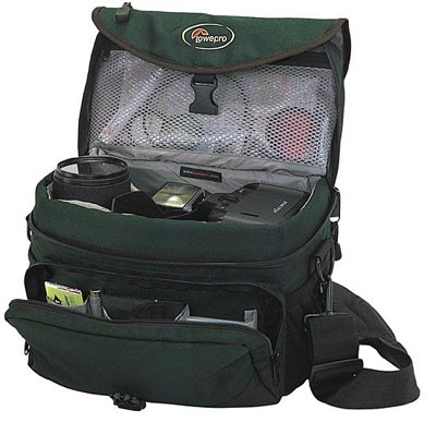 תיק למצלמה מקצועית Lowepro Nova 4