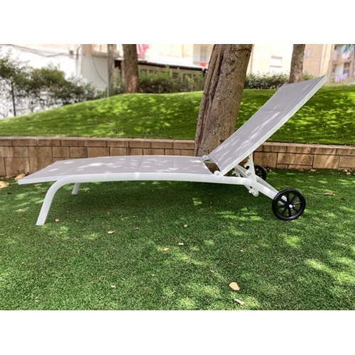 מיטת שיזוף עשויה מאלומיניום דגם רוסלנה H.KLIEN